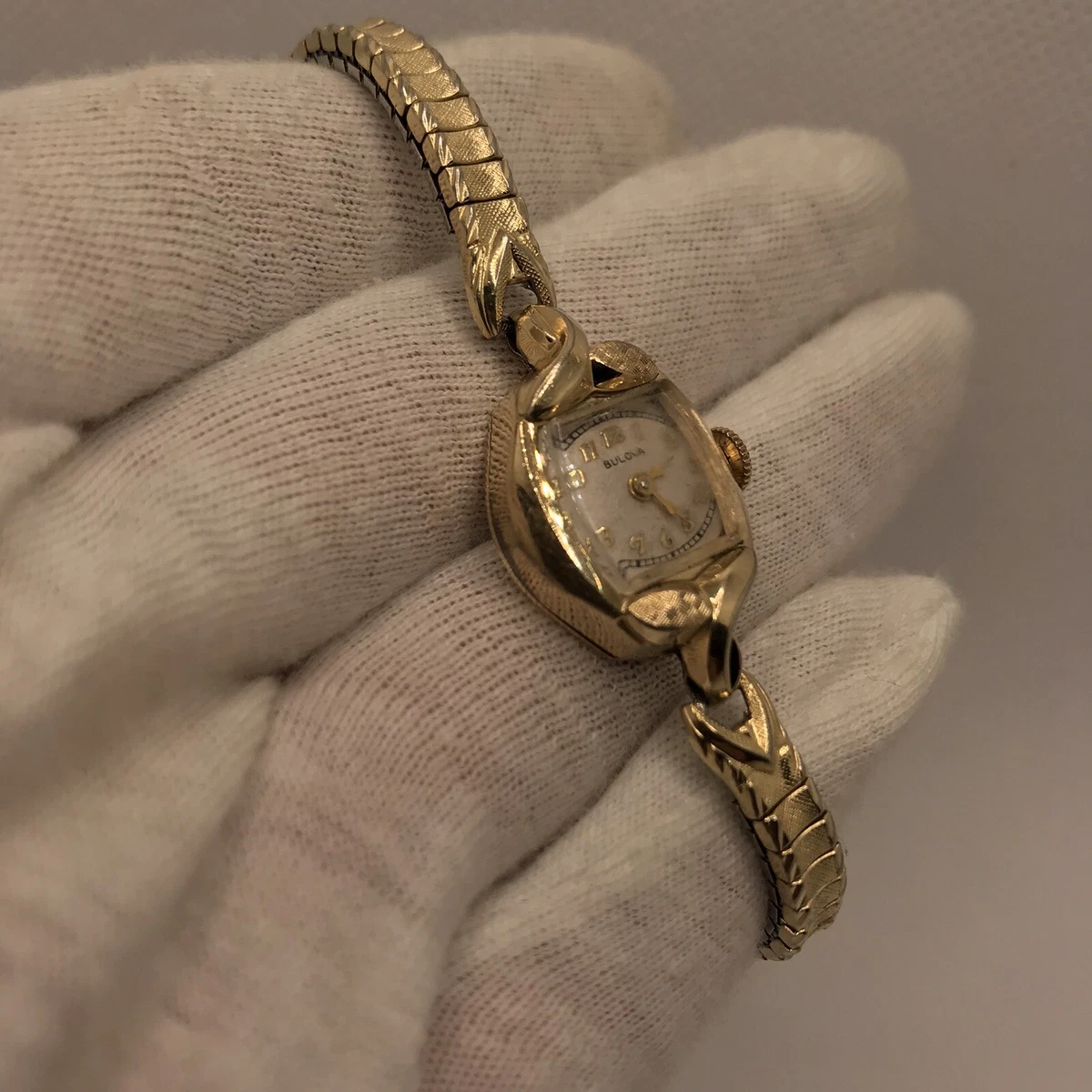 Vintage gold bulova watch sale
