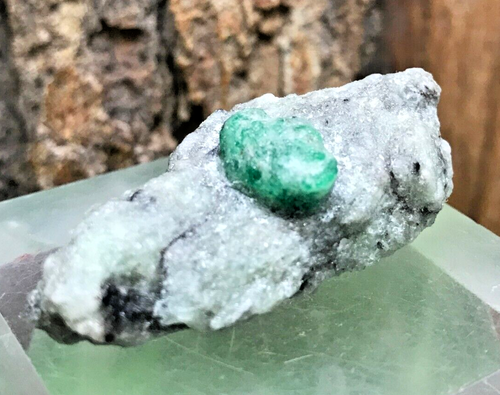 Emerald Crystal on Matrix From Swat Pakistan 101 CT - Picture 5 of 13