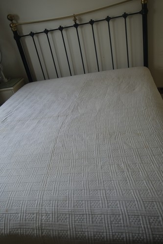 The Finishing Touch Double Bedspread 100% Cotton Beige Bed Throw 240cm x 228cm - Picture 3 of 9