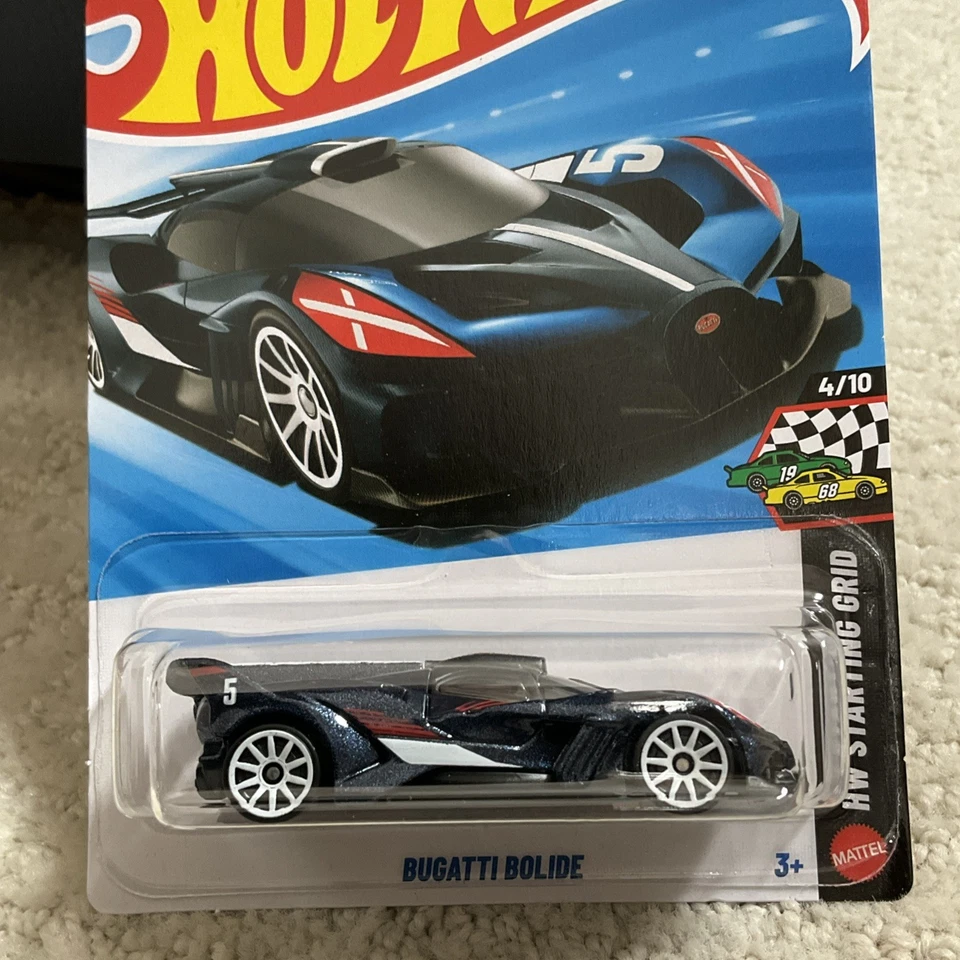 FUNDA B HOT WHEELS 2026 BUGATTI BOLIDE 50/250 HW REJILLA DE ARRANQUE 4/10 AZUL OSCURO Foto 2 de 4