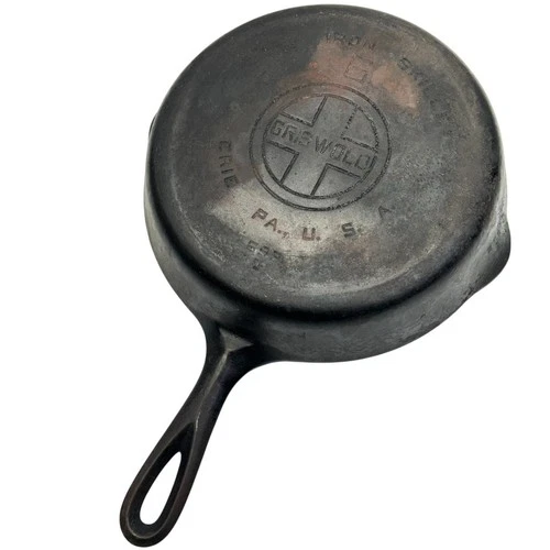 Vintage Griswold Cast Iron Flat Bottomed Round Skillet #6 with Heat Ring Handle