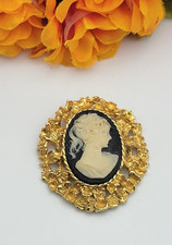 Vintage Pat. Gold Tone Filigree White Cameo Shoe Clip 1.5" Oval