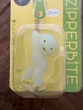 SMISKI Hanging on Zipperbite Hanging Figure Glow in the Dark Accessory Japan