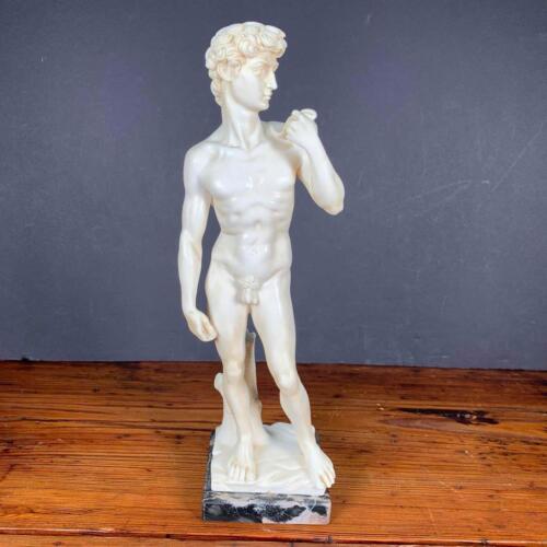Base vintage sculpture blanche DAVID 11 1/2" haute G. RUGGERI Italie - Photo 1 sur 12