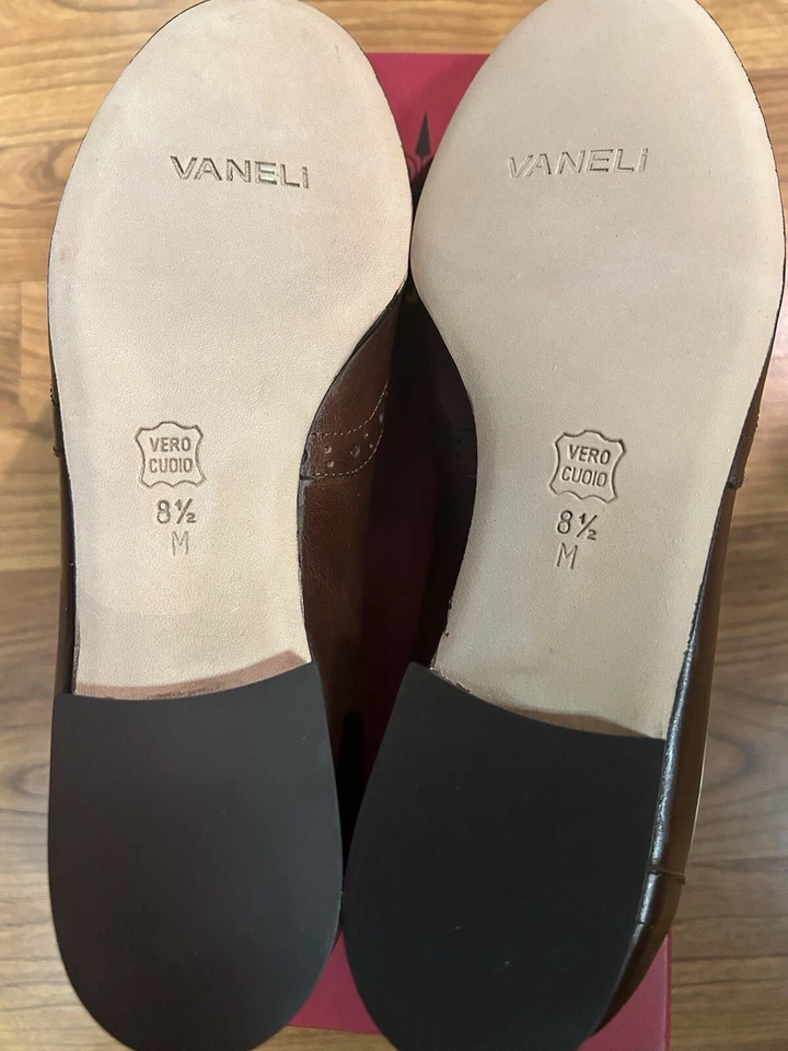 Zapatos informales para mujer VANELI Aigle Nut Calf talla 8 1/2 medianos con caja en muy buena condición Foto 4 de 4