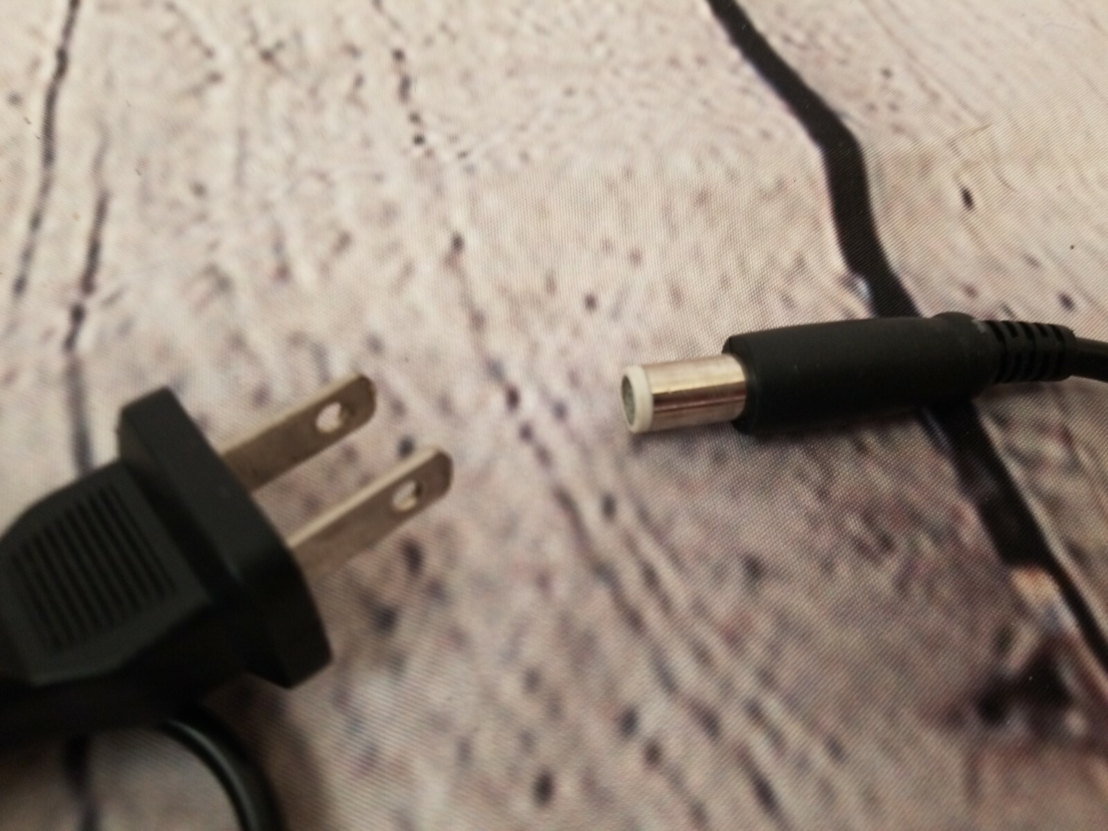 Genuine OEM Dell Slim Auto/Air/AC Adapter PA12 65W DA65NS300 DK138