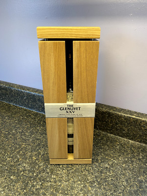 GLENLIVET SINGLE MALT SCOTCH WHISKY XXV 25 YEARS WOODEN BOX WITH Empty BOTTLE