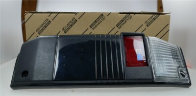 Toyota LandCruiser J7 tail light taillight right LJ HZJ PZJ new