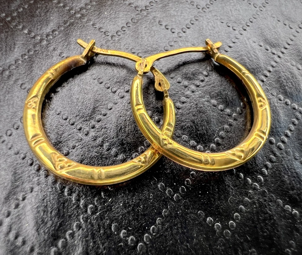🎄Real Solid 10K Yellow Gold Beautiful loop earrings New in BOX GORGEOUS hoops - Image 2 of 4