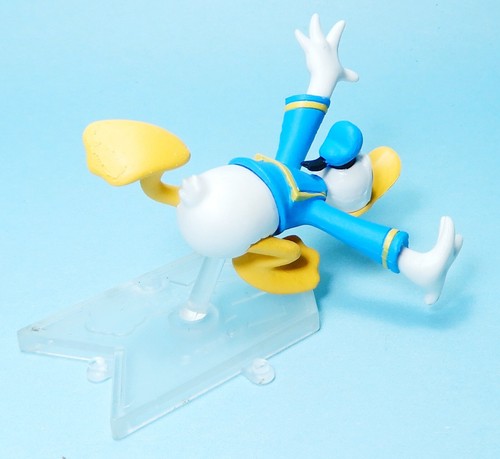 Takara Tomy ARTS Disney Mickey & Friends Rush Life Run Donald Duck Figure new - Picture 3 of 4