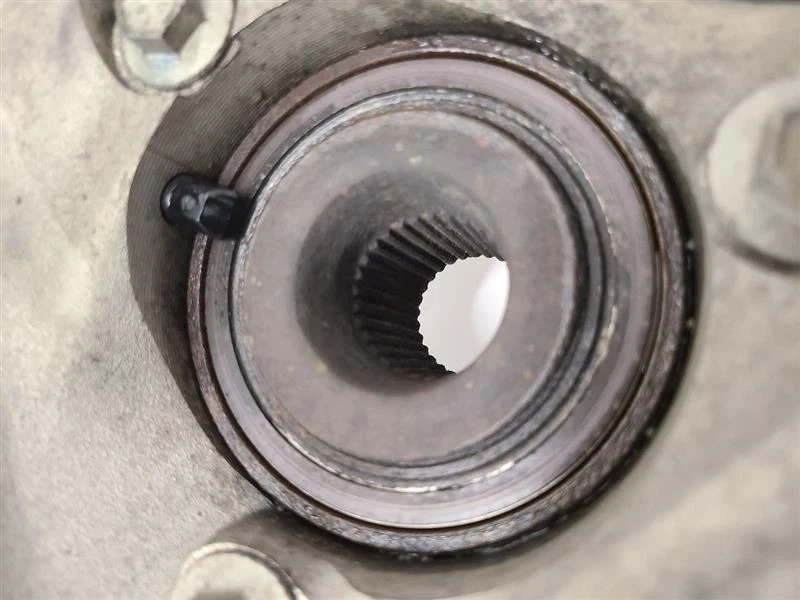 Cadillac CTS 2008-2015 conductor delantero izquierdo husillo nudillo 15775067        Foto 3 de 4