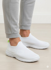 OOFOS 13 OOmg Sport Low Recovery Shoes White Slip On Sneaker Comfort EUC