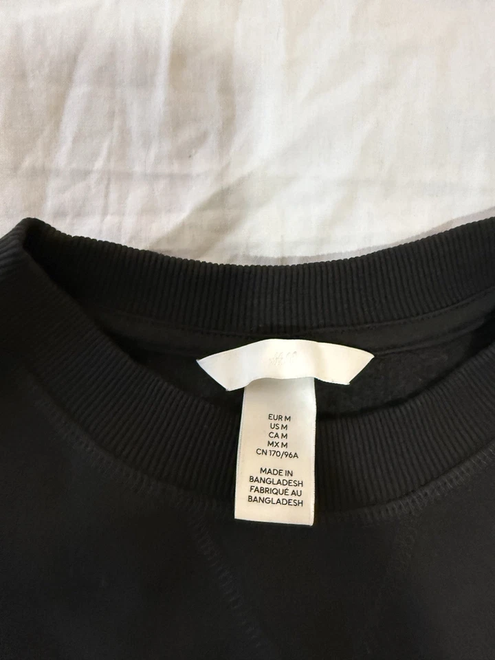 H&M 黑色巴黎加绒运动衫,套头,尺寸 M 170 — 第 2/4 张图片