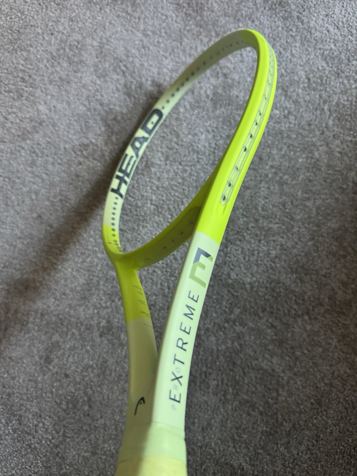 Tennis Racket Head Extreme Pro 2024 (Grip Size 4 1/2) (Free 