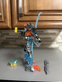 LEGO BIONICLE: Skull Warrior (70791) with Mask of Ice