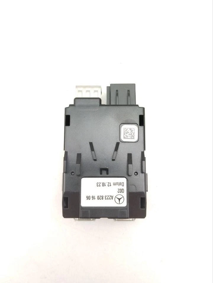 Input device Mercedes-Benz EQE TODOTERRENO 2024 USB A2238201606 - Image 3 of 4