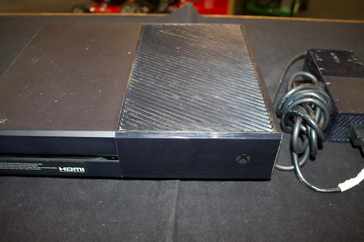 中古★XBOX ONE CONSOLE 1540 本体 おまけ付き Xbox One 1TB Black Console Model 1540 In Box w/Controller