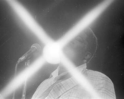 BB King performs Gettin It Together on the TV show Midnight Specia- Old Photo 6