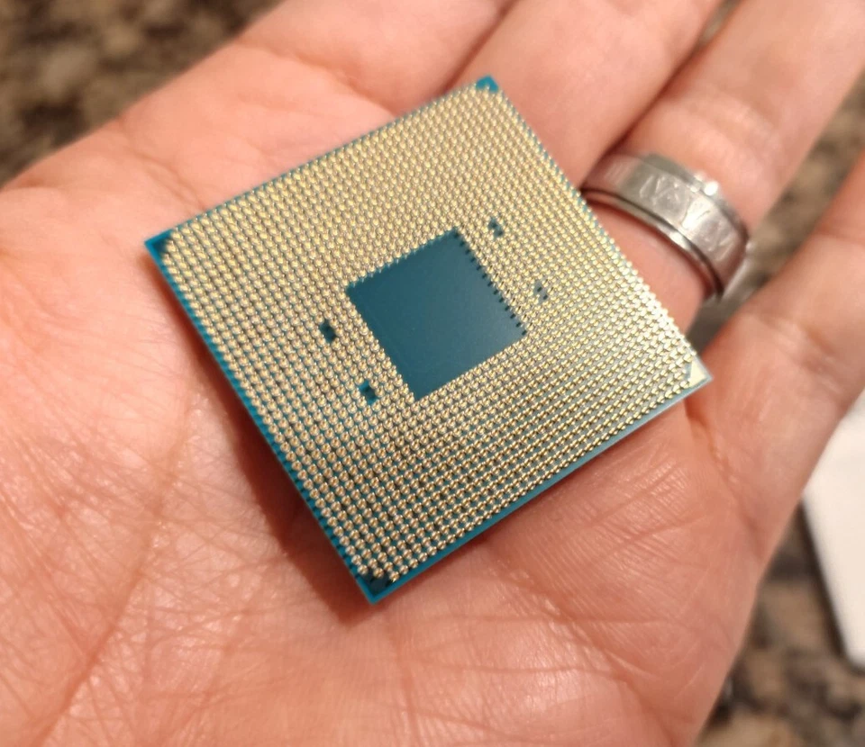 AMD Ryzen 7 1700x CPU 3,4 GHz 8 núcleos 16 hilos + caja y pegatina (YD170XBCAWOF) Foto 4 de 4