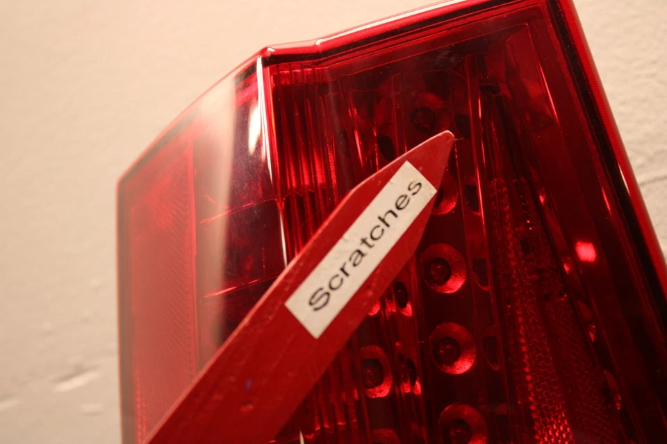 2007 2014 CADILLAC ESCALADE LEFT SIDE TAIL LIGHT Foto 3 de 4