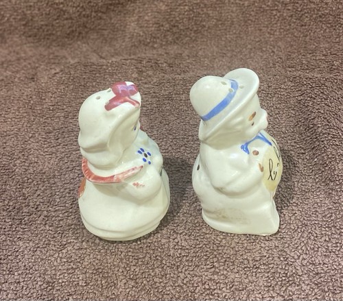 Pre Owned Vintage Shawnee Woman And Farmer Pig With Blue Scarf Shakers - Picture 2 of 5