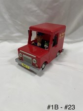 Postman Pat Toys Delivery Van Pat 1 2003 push along van Inc pat & Jess figures 