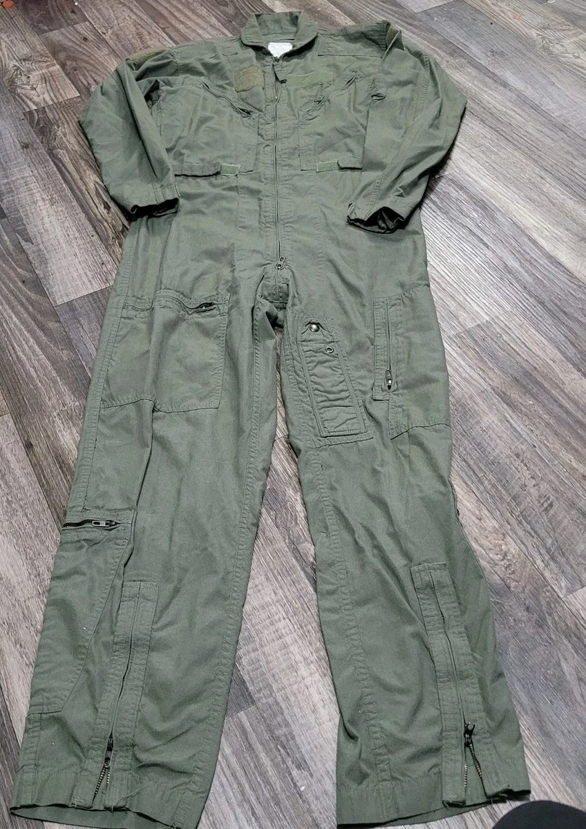 CWU-27/P サバイバルベスト付き 比較的新しいモデルです！【アメリカの軍服】パイロットスーツ