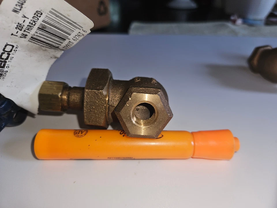 Nibco T-235-Y Bronze Globe Valve 1/4"- Each - Image 4 of 4