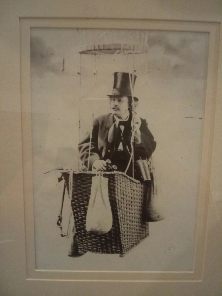 HOME DECOR OLD TIME PHOTO MAN IN HOT AIR BALLOON BLACK WHITE 8x10 REPRO FRAMED - Image 2 of 4