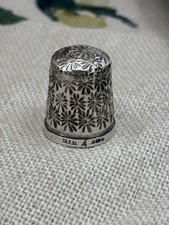 VINTAGE JAMES SWANN sterling silver thimble size 4 h/m 1978