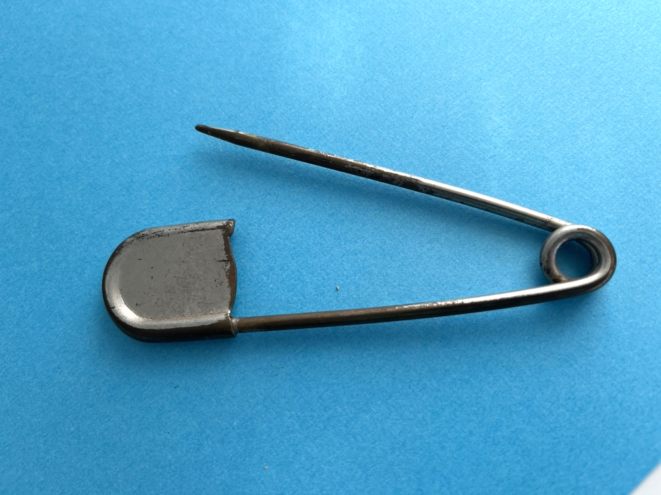 VTG Large 4.25” Scovill Safety Pin Key Tag Military Laundry Horse ...