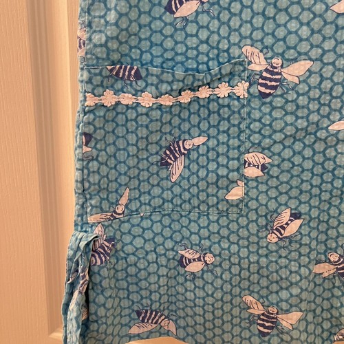 Lilly Pulitzer Blue Busy Bees Shift Dress Honeycomb Bee Girls Size 5 - Picture 5 of 12