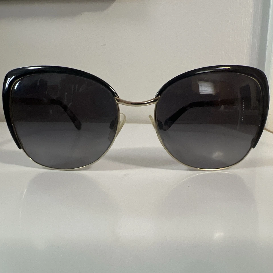 Gafas de sol vintage Dolce & Gabbana ojo de gato + estuche, negras/doradas Foto 2 de 4