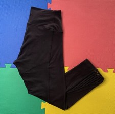 Lululemon Yoga Pants Women  s Size 6  In Black Athleisure Cropped Leggings
