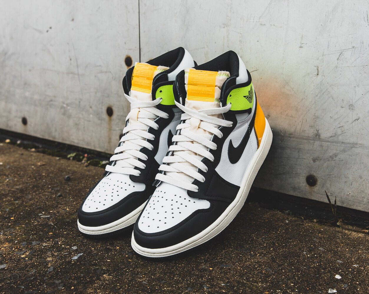 NIKE AIR JORDAN 1 RETRO HIGH OG GS 575441-118 White Black Gold Volt Sz 8W  -6.5Y