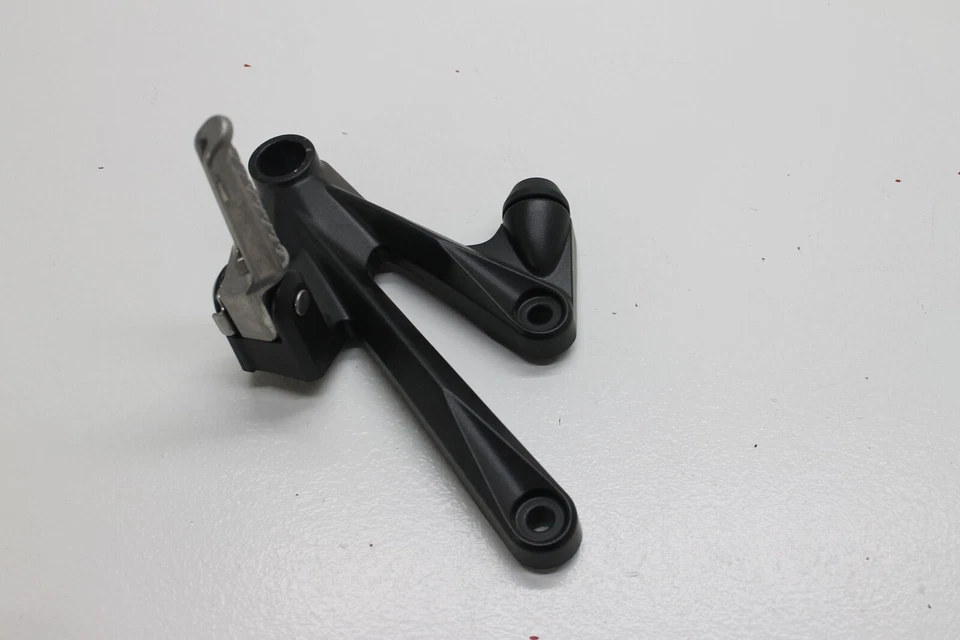 06 07 08 09 10 11 KAWASAKI NINJA ZX-14 ZX14 ESTRIBO PASAJERO TRASERO DERECHO Foto 2 de 4