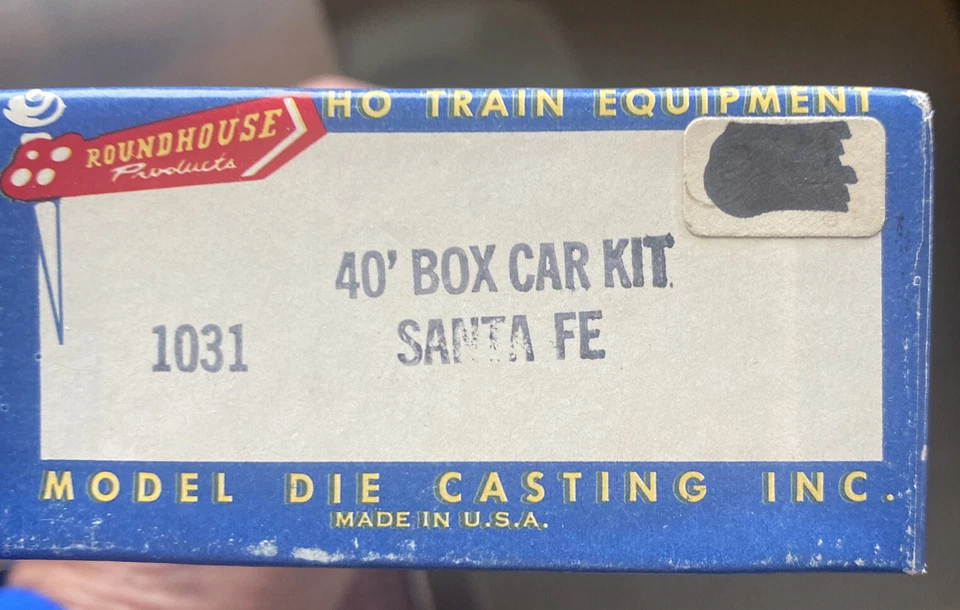 Roundhouse HO Scale Kit #1031 - 40’ Box Car - Santa Fe #129709 - Image 3 of 4