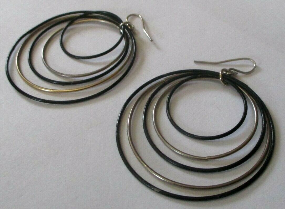 Boucles D'oreilles Percées Vintage Argentées Et émail Noir - Modèle 3370 - Occasion Très Bon état (ancien Stock)