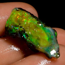 Specimen Crystal Welo Fire Natural Ethiopian Opal Rough OO 13.5 Ct. 25X10X8 mm