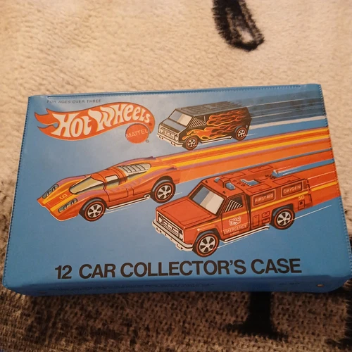 1975 Hot Wheels 12 Car Redline Blue Case With Tray  Very Nice Condition