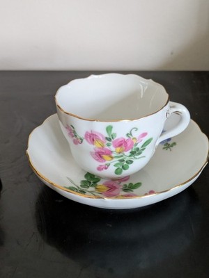 Feine Meissen Porzellan Mokkatasse + UT  mit rosa Blume Pfeifferzeit