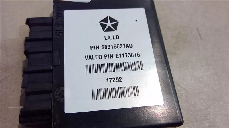 Dodge Charger Park Assistant Control Module 2015-2022.68316627AD Foto 2 de 4