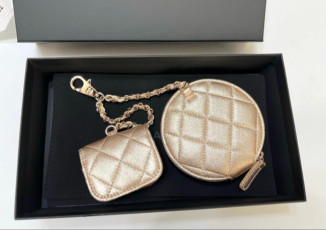 Chanel Coin Case & AirPods Case Set 2024 Years Gift Novelty Chanel Coin Case & AirPods Case Set 2024 Years Gift Novelty