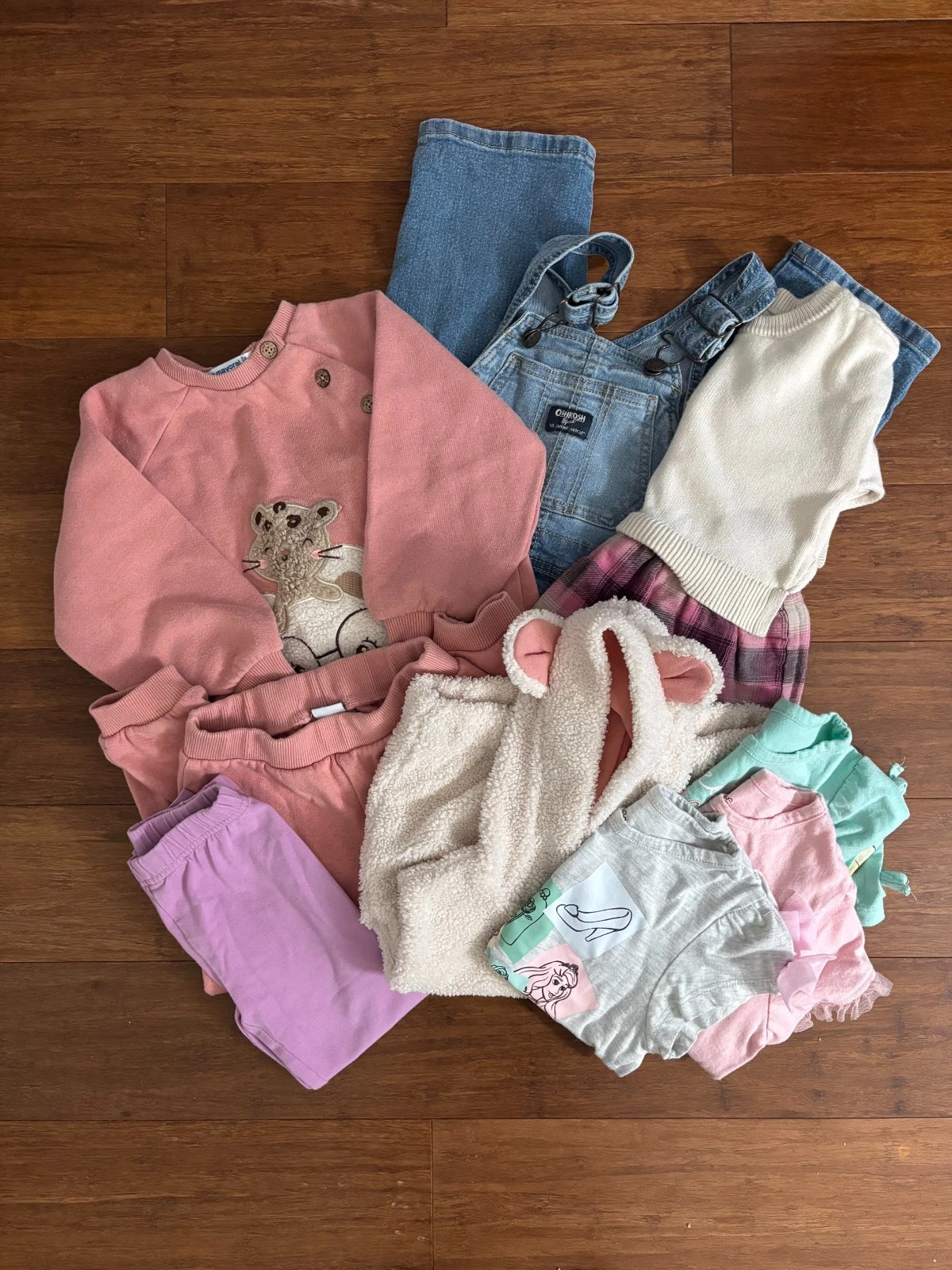 Toddler Girl 3T 9 Piece Bundle Disney Princess Gap Oshkosh Mayoral Hanna
Opens in a new window or ta