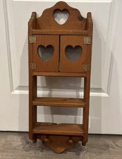 VTG Wooden Heart Cutout Wall Hanging Trinket Shelf 2 Pegs Scalloped Edge Doors