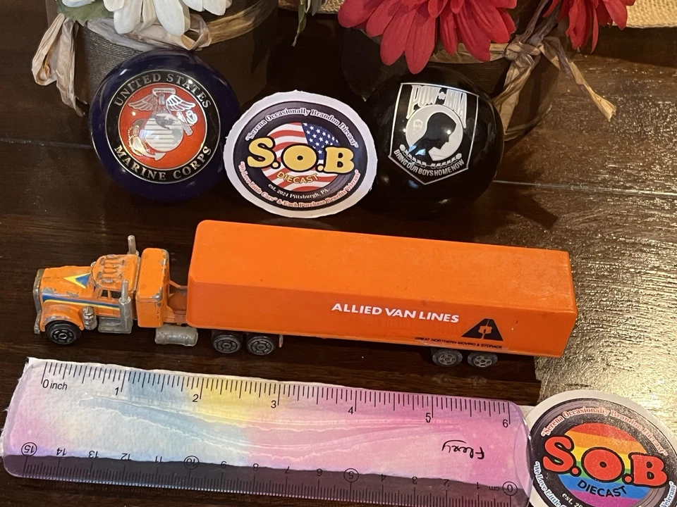 通用 Kenworth 半卡车和盟军拖车 1: 100 压铸二手状况完好 — 第 2/4 张图片