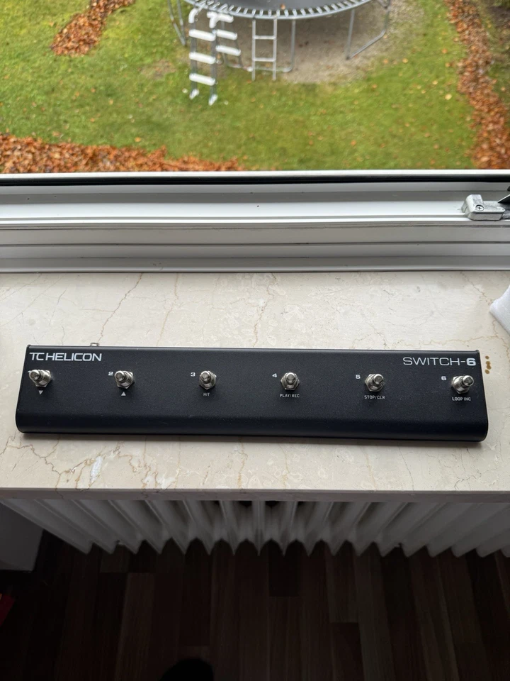 TC Helicon Switch - 6 Effekts Control Pedal. 4= für Play/Rec usw.