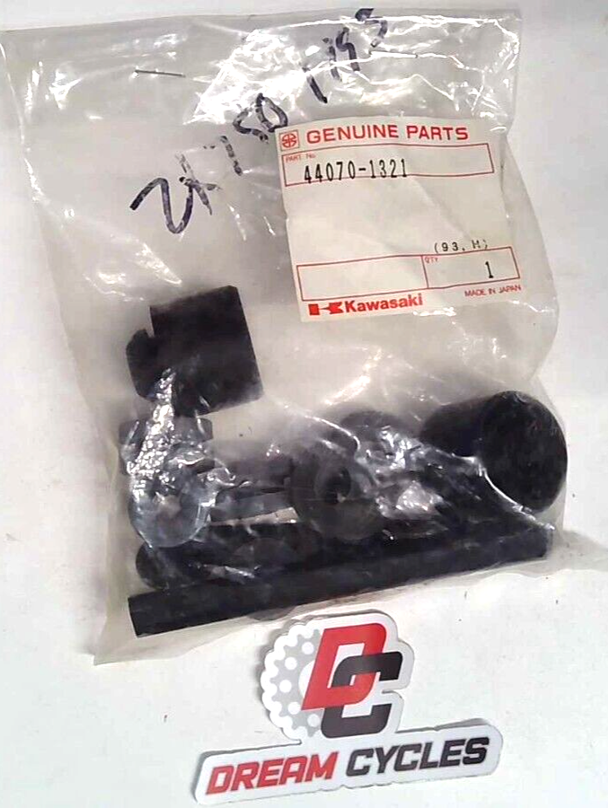 NOS KAWASAKI ZX750 OEM 44070-1321 FUEL TANK RUBBER DAMPER CUSHION