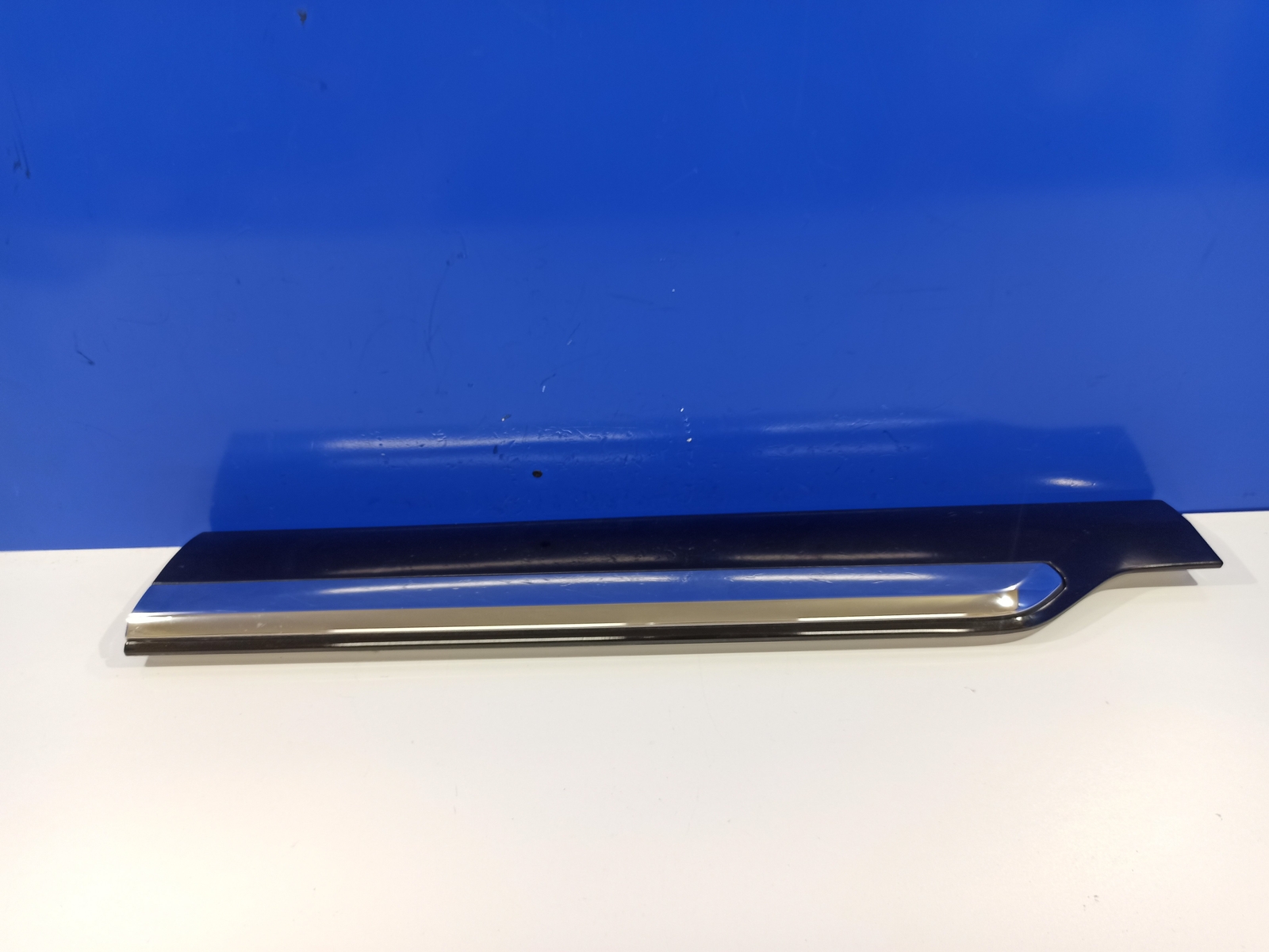 VOLVO XC90 II T6 AWD Rear Right Door Lower Molding 39843060 2.00 