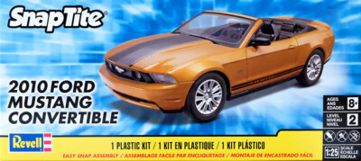 2010 Ford Mustang Convertible SnapTite Cabrio 1:25 Model Kit Bausatz Revell 1963